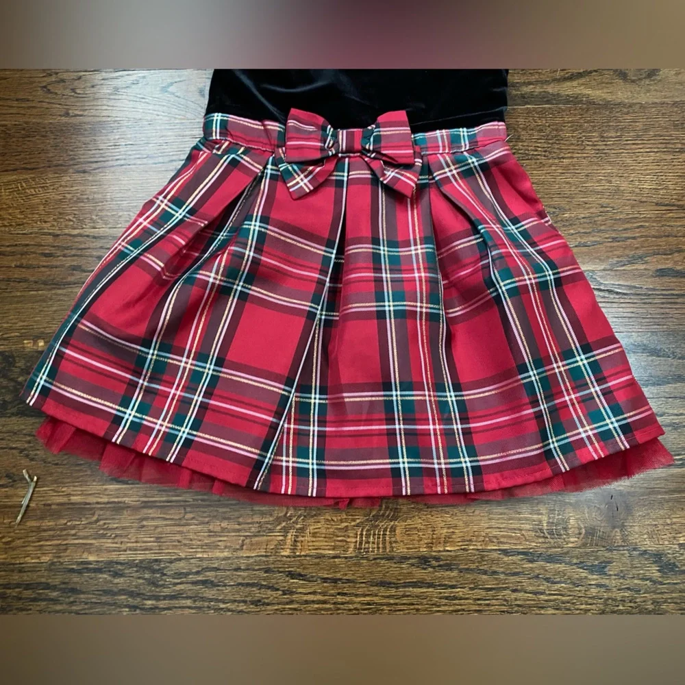 Children’s Place- toddler girl 4T Black Velvet Top Red Plaid Bow Skirt holiday